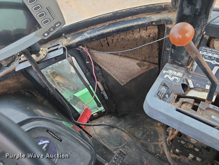 image for item ER1089 1982 John Deere 8640 4WD tractor