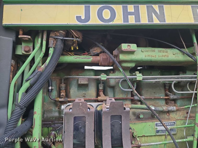 image for item ER1089 1982 John Deere 8640 4WD tractor