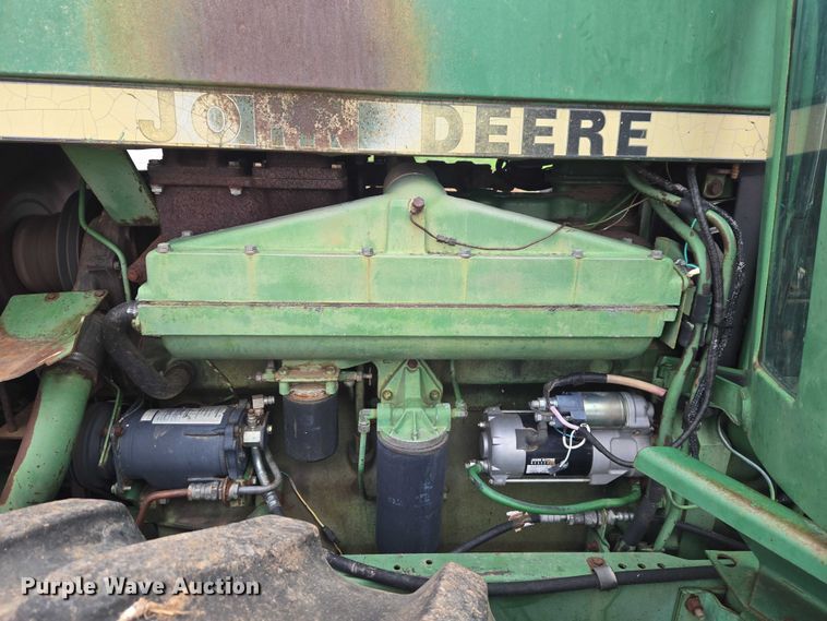 image for item ER1089 1982 John Deere 8640 4WD tractor