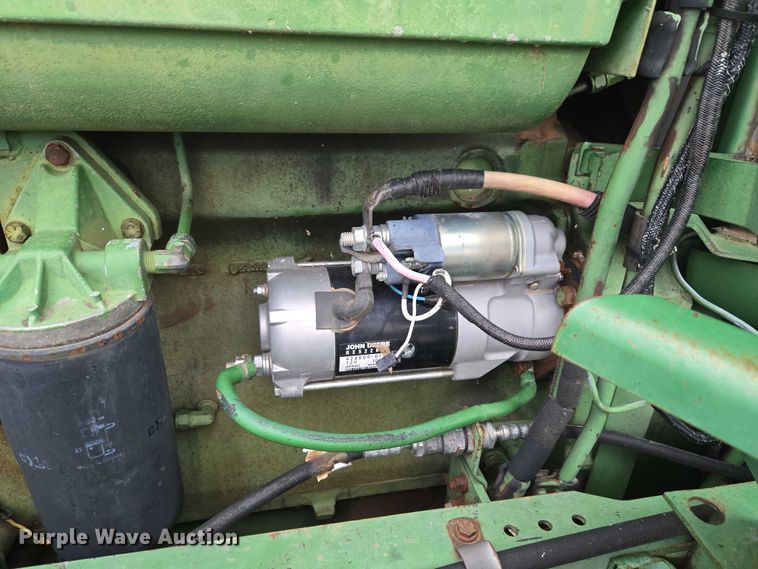 image for item ER1089 1982 John Deere 8640 4WD tractor