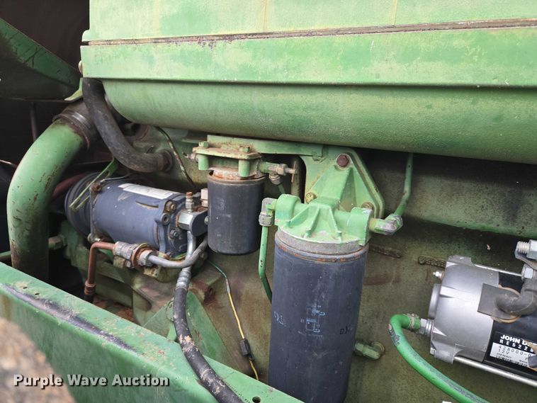 image for item ER1089 1982 John Deere 8640 4WD tractor
