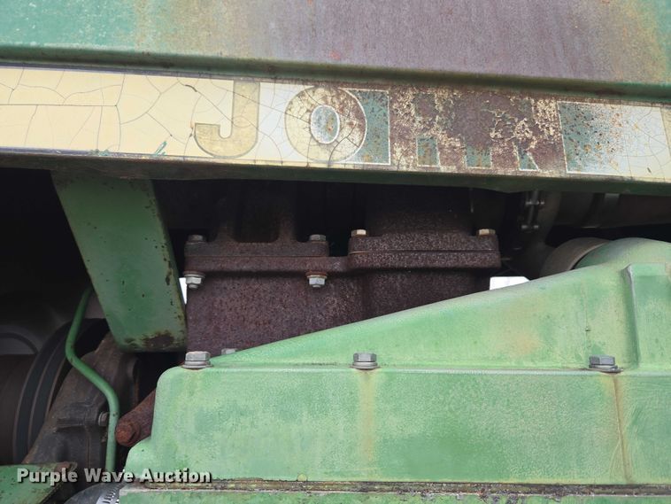 image for item ER1089 1982 John Deere 8640 4WD tractor