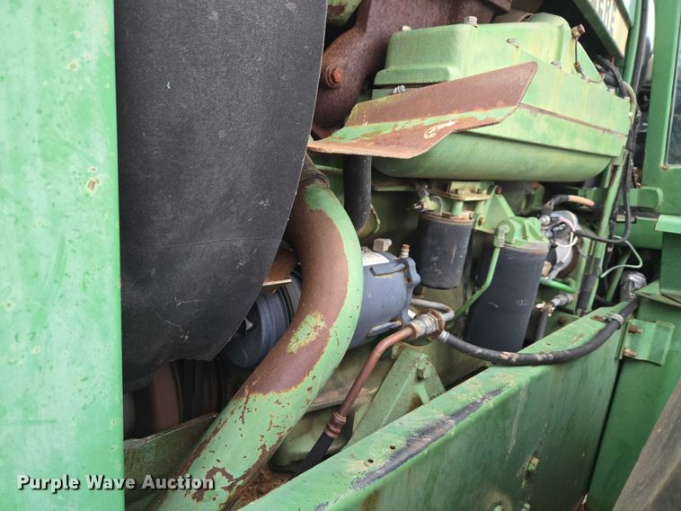 image for item ER1089 1982 John Deere 8640 4WD tractor