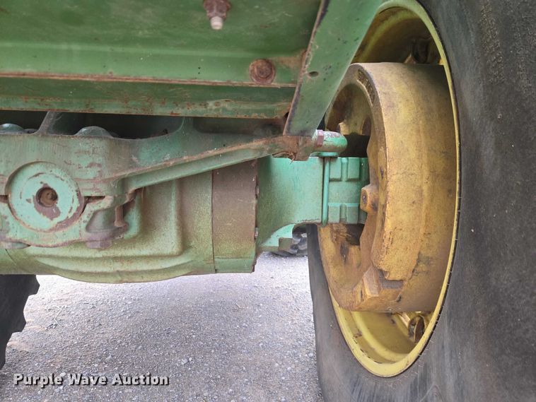 image for item ER1089 1982 John Deere 8640 4WD tractor