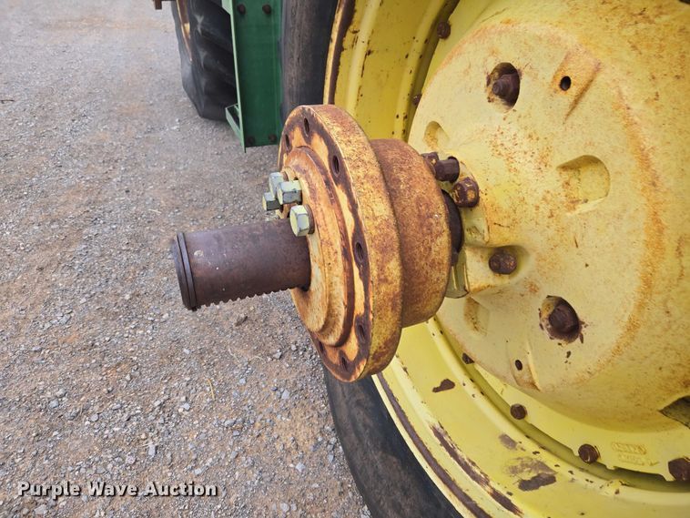 image for item ER1089 1982 John Deere 8640 4WD tractor