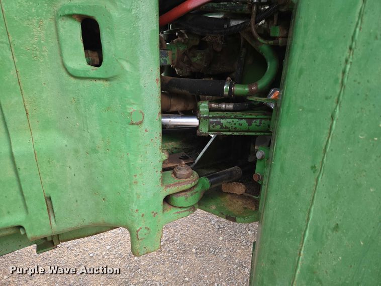 image for item ER1089 1982 John Deere 8640 4WD tractor