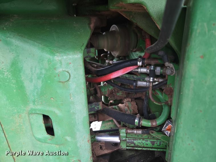 image for item ER1089 1982 John Deere 8640 4WD tractor