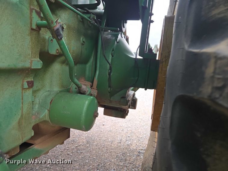 image for item ER1089 1982 John Deere 8640 4WD tractor