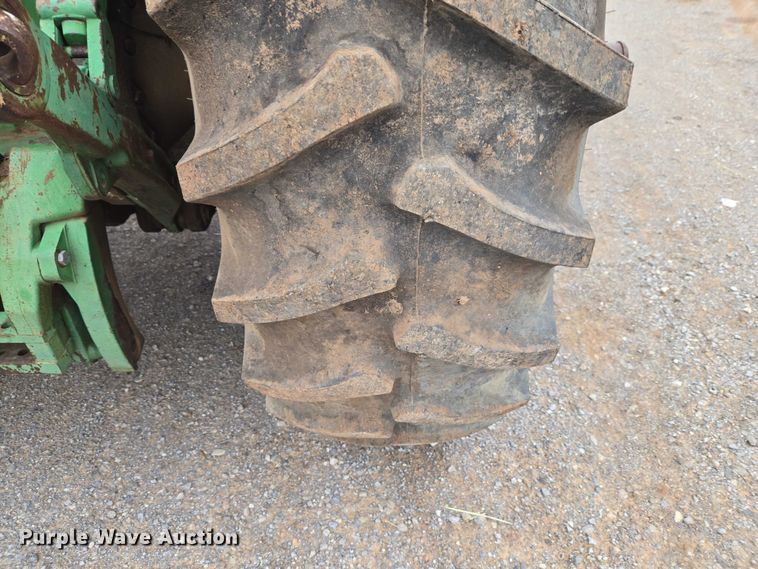 image for item ER1089 1982 John Deere 8640 4WD tractor