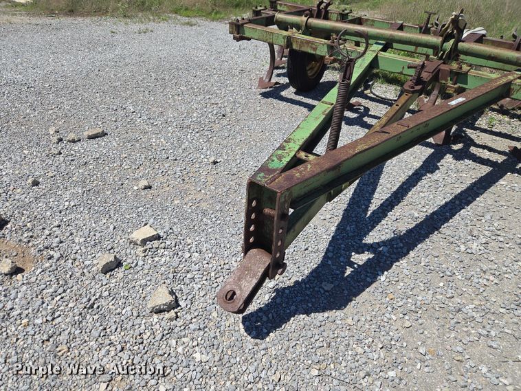 image for item ET5093 John Deere field cultivator