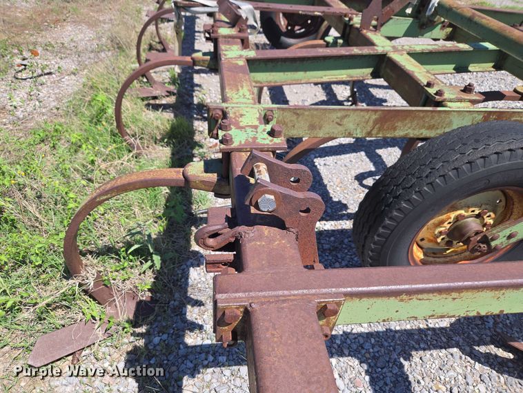 image for item ET5093 John Deere field cultivator