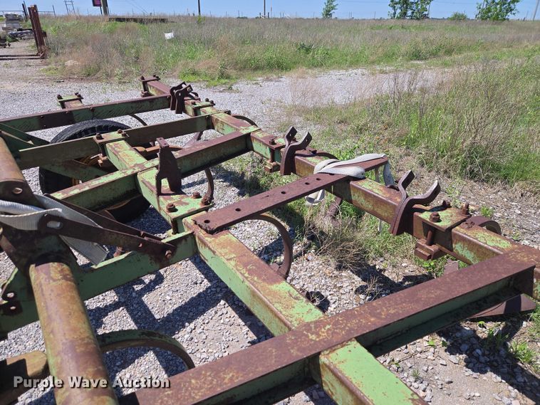 image for item ET5093 John Deere field cultivator