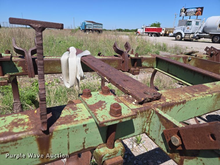 image for item ET5093 John Deere field cultivator