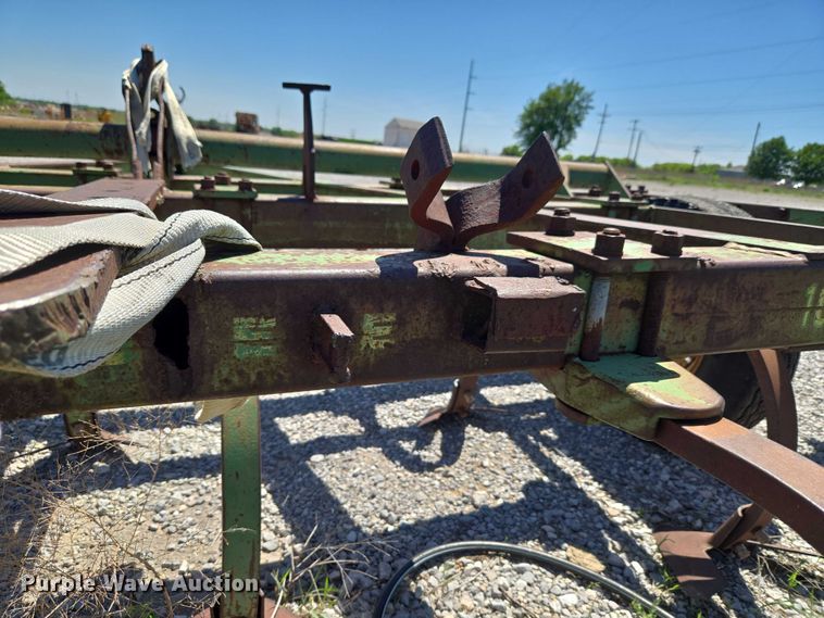image for item ET5093 John Deere field cultivator