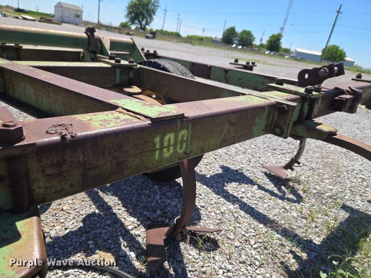 image for item ET5093 John Deere field cultivator