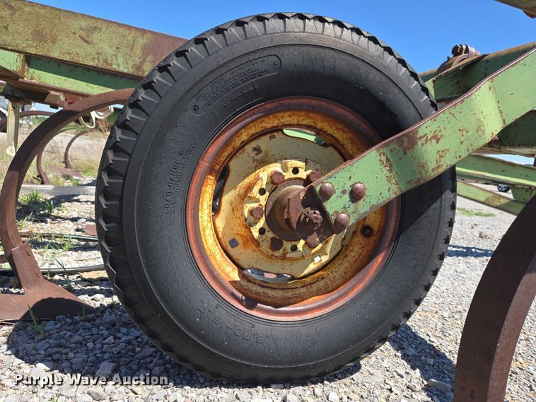 image for item ET5093 John Deere field cultivator