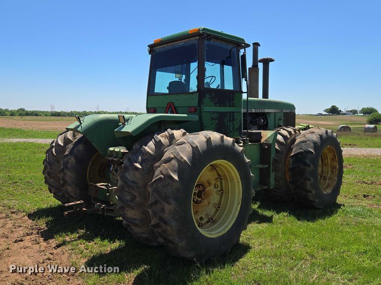 image for item ET5094 1979 John Deere 8440 4WD tractor