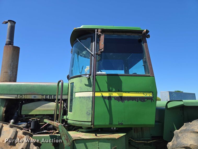 image for item ET5094 1979 John Deere 8440 4WD tractor