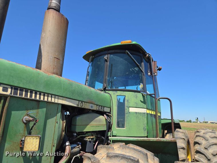 image for item ET5094 1979 John Deere 8440 4WD tractor