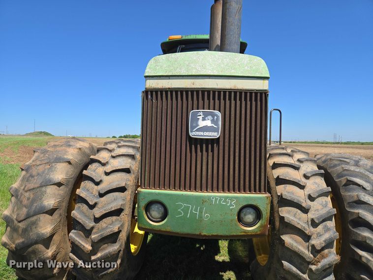 image for item ET5094 1979 John Deere 8440 4WD tractor