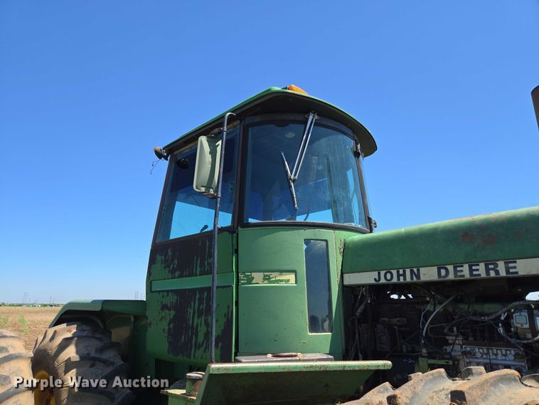 image for item ET5094 1979 John Deere 8440 4WD tractor