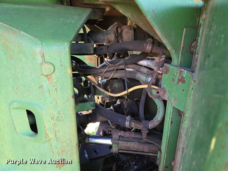 image for item ET5094 1979 John Deere 8440 4WD tractor