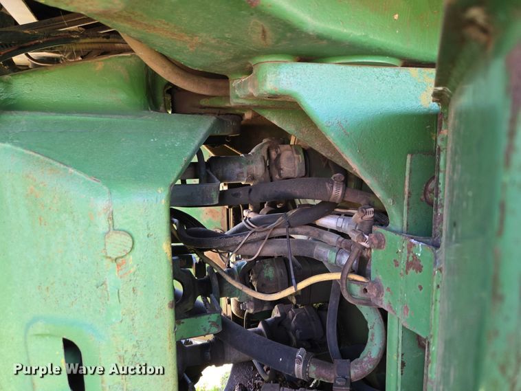 image for item ET5094 1979 John Deere 8440 4WD tractor