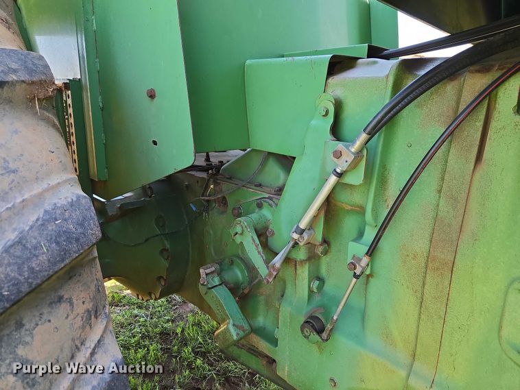 image for item ET5094 1979 John Deere 8440 4WD tractor