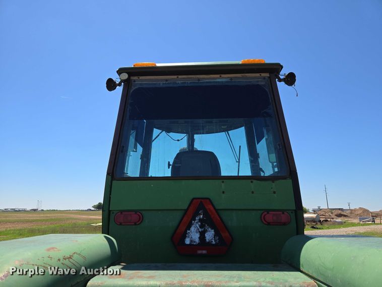image for item ET5094 1979 John Deere 8440 4WD tractor