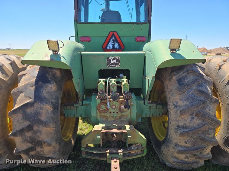 image for item ET5094 1979 John Deere 8440 4WD tractor