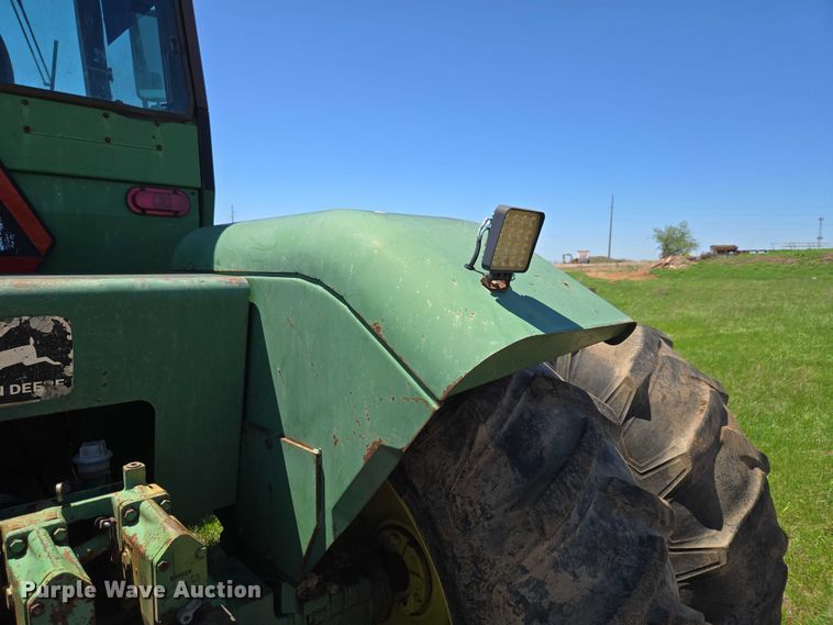 image for item ET5094 1979 John Deere 8440 4WD tractor
