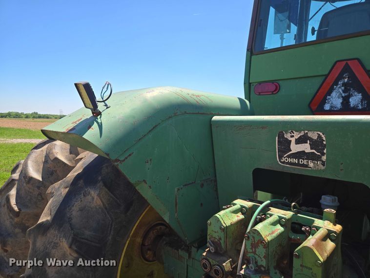 image for item ET5094 1979 John Deere 8440 4WD tractor