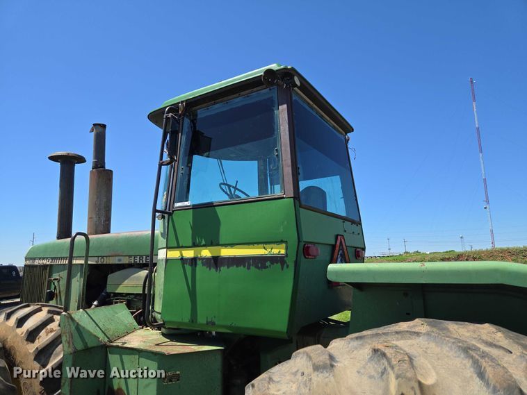 image for item ET5094 1979 John Deere 8440 4WD tractor