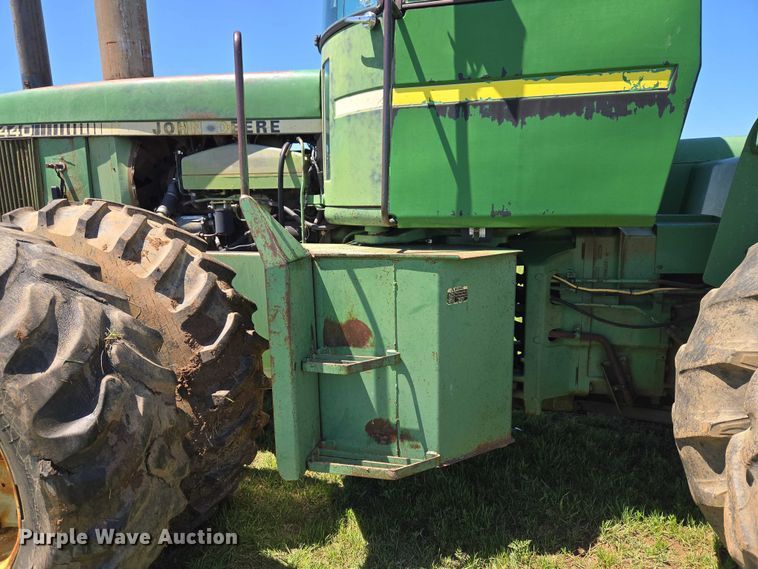image for item ET5094 1979 John Deere 8440 4WD tractor