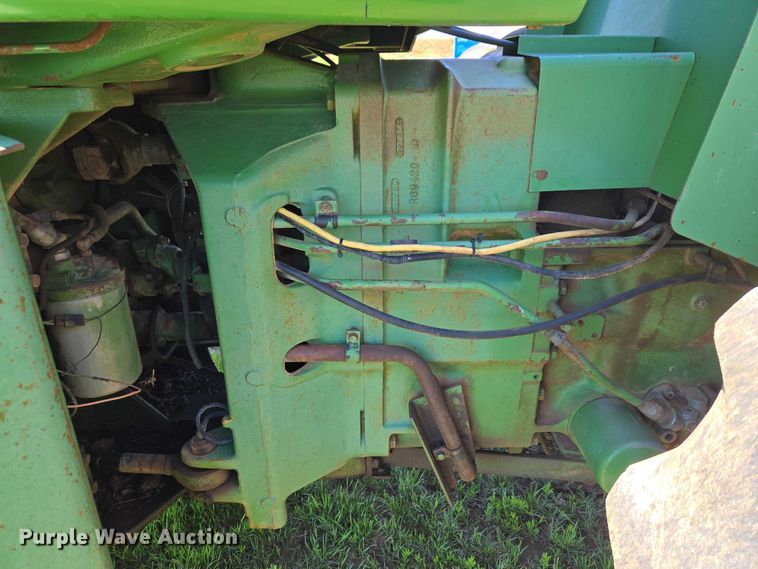 image for item ET5094 1979 John Deere 8440 4WD tractor