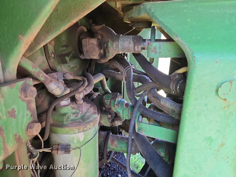 image for item ET5094 1979 John Deere 8440 4WD tractor