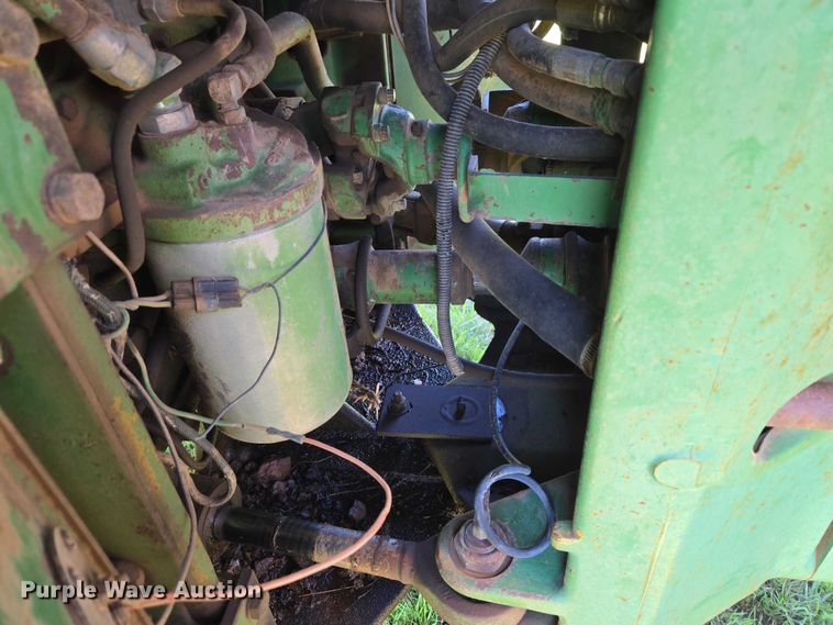 image for item ET5094 1979 John Deere 8440 4WD tractor
