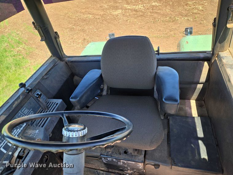 image for item ET5094 1979 John Deere 8440 4WD tractor