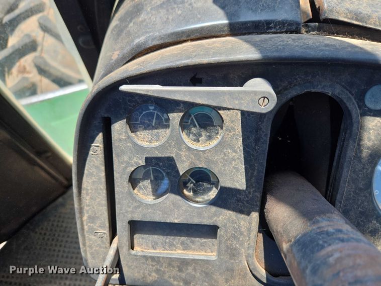 image for item ET5094 1979 John Deere 8440 4WD tractor