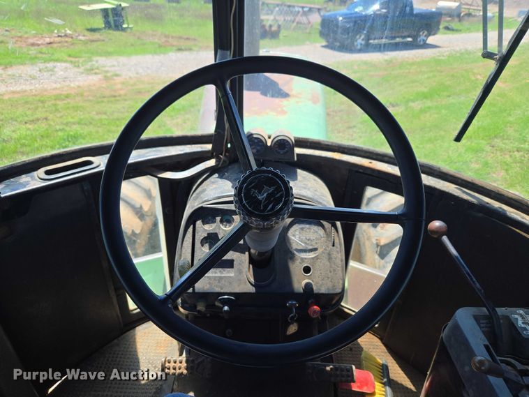 image for item ET5094 1979 John Deere 8440 4WD tractor