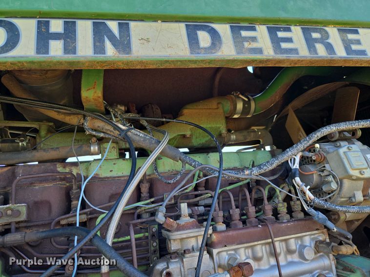 image for item ET5094 1979 John Deere 8440 4WD tractor