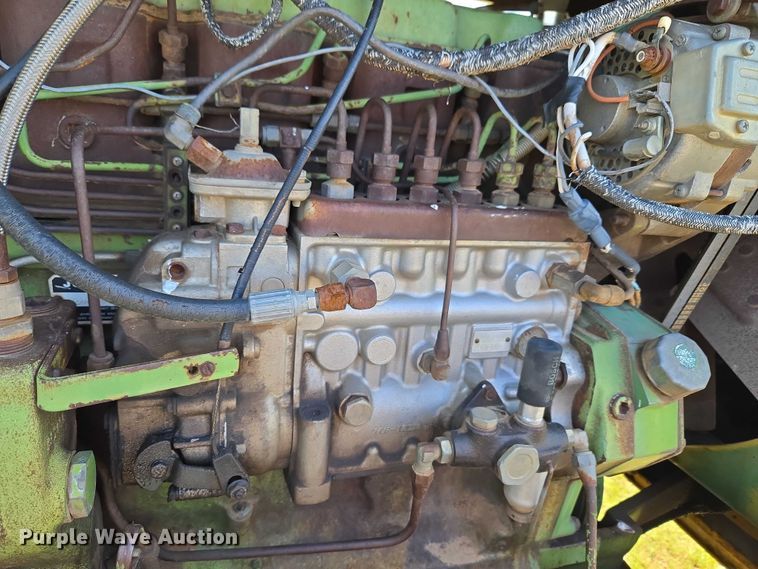 image for item ET5094 1979 John Deere 8440 4WD tractor