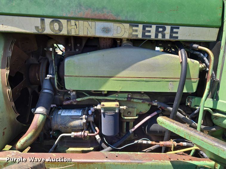 image for item ET5094 1979 John Deere 8440 4WD tractor