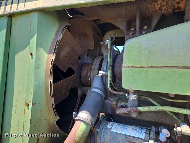 image for item ET5094 1979 John Deere 8440 4WD tractor