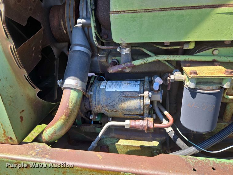 image for item ET5094 1979 John Deere 8440 4WD tractor