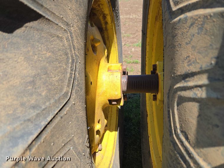 image for item ET5094 1979 John Deere 8440 4WD tractor