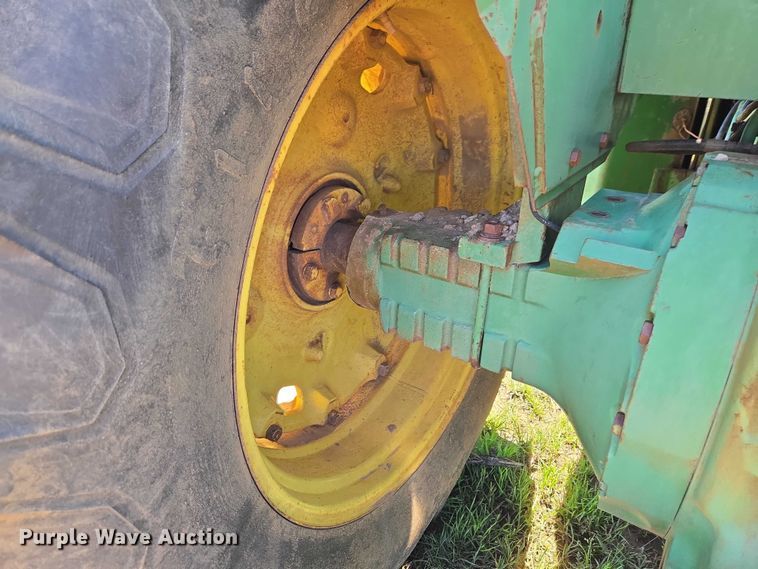 image for item ET5094 1979 John Deere 8440 4WD tractor
