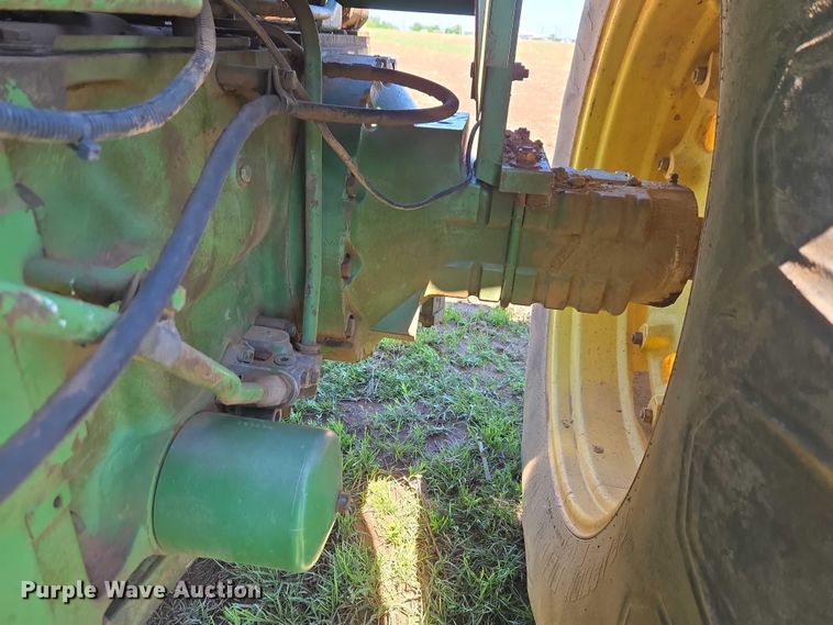 image for item ET5094 1979 John Deere 8440 4WD tractor