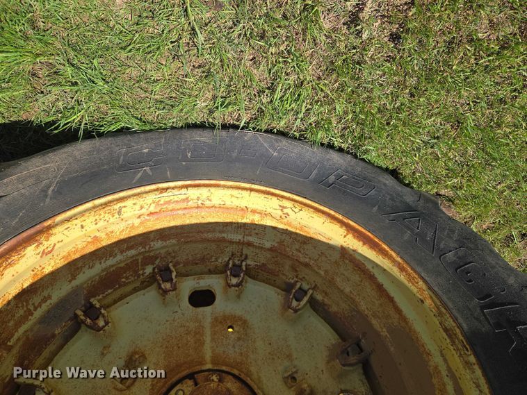 image for item ET5094 1979 John Deere 8440 4WD tractor