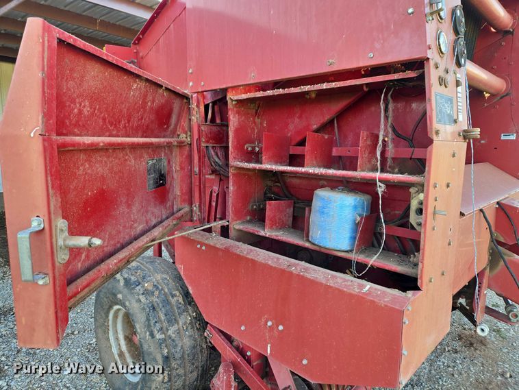 image for item ET5170 Case RS561A round baler